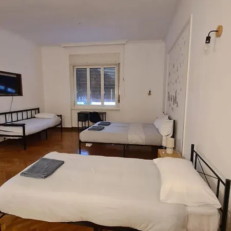 Dock Bay Lodge Hostel * Triest