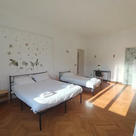 Dock Bay Lodge Hostel Apartment *