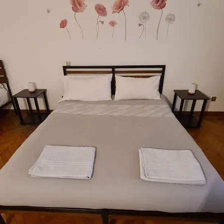 Dock Bay Lodge Hostel *