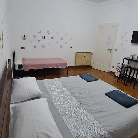Dock Bay Lodge Hostel *