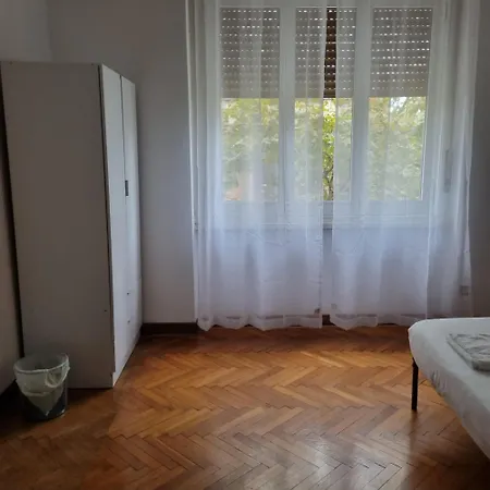 Apartment Dock Bay Lodge Hostel Triest